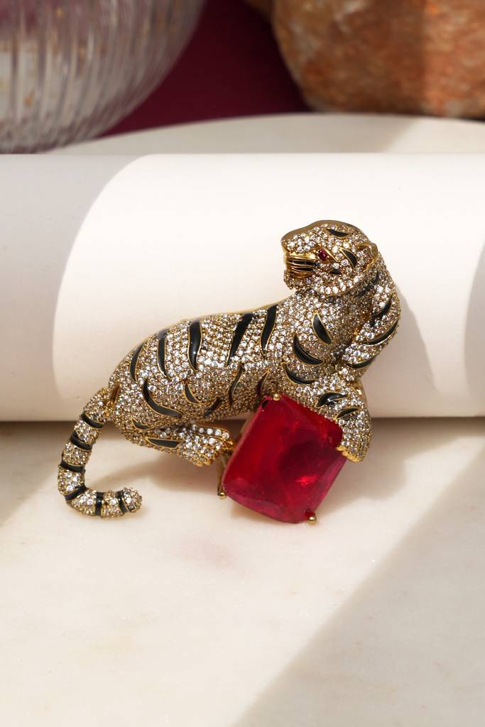 Jaguar Royale Brooch : BP-BR-908