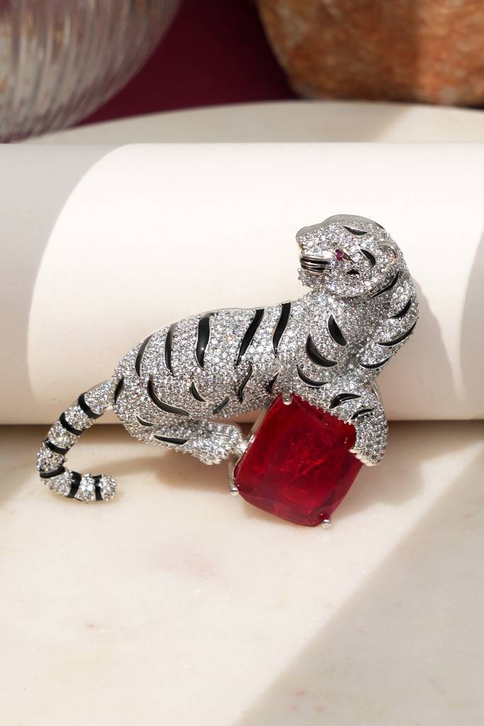 Jaguar Royale Brooch : BP-BR-909