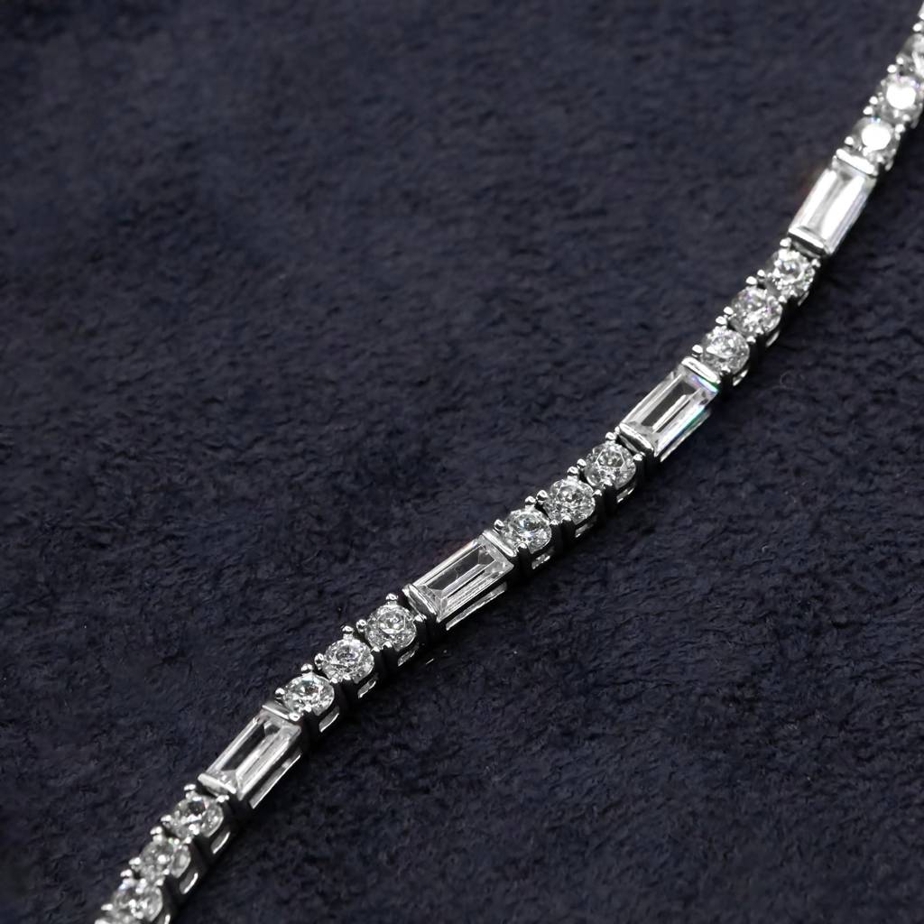 Baguette Diamond Cut Tennis Bracelet : BRS05100