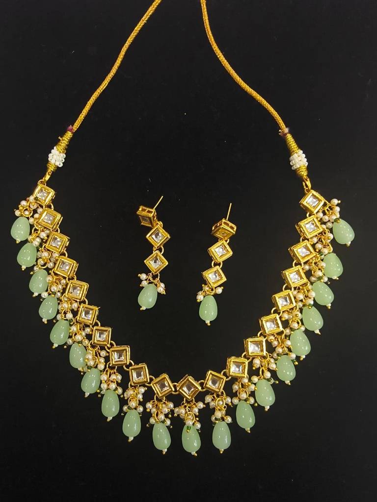 Green Kundan Necklace Set With Beads And Matching Earrings : BSJ54