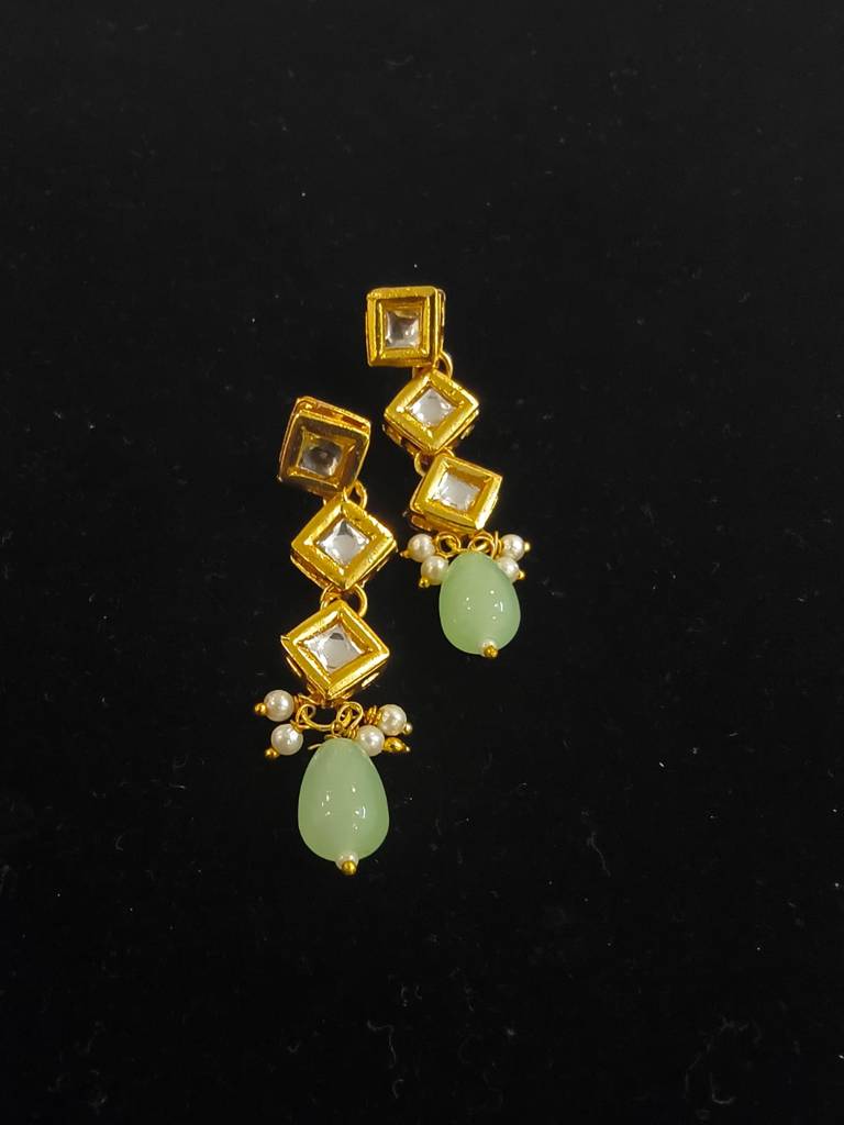 Green Kundan Necklace Set With Beads And Matching Earrings : BSJ54