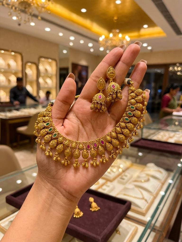 Antique Gold Temple Necklace Set With Leaf Design & Jhumka Earrings : BV-RMD-RJT-932508-D3258