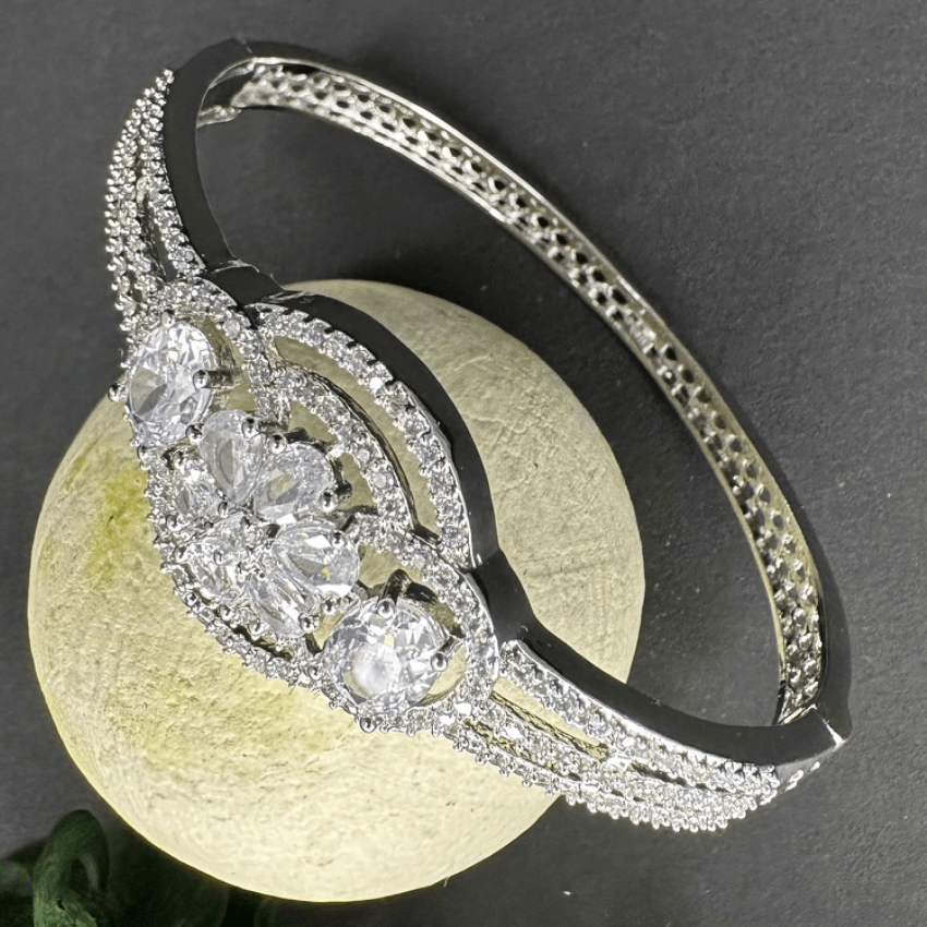 Cz Stones Studded Silver Plated Bracelet : sg23hfuf