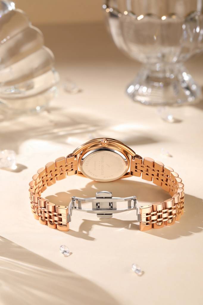 Daniel Hechter Paris Neuilly Collection Analog Watch For Women Â Roman Indexes, Shimmer Round Dial And Stainles : DHW2007-22