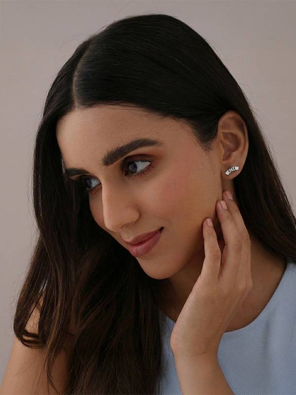 Personalized Name Bar Studs : CER62SL
