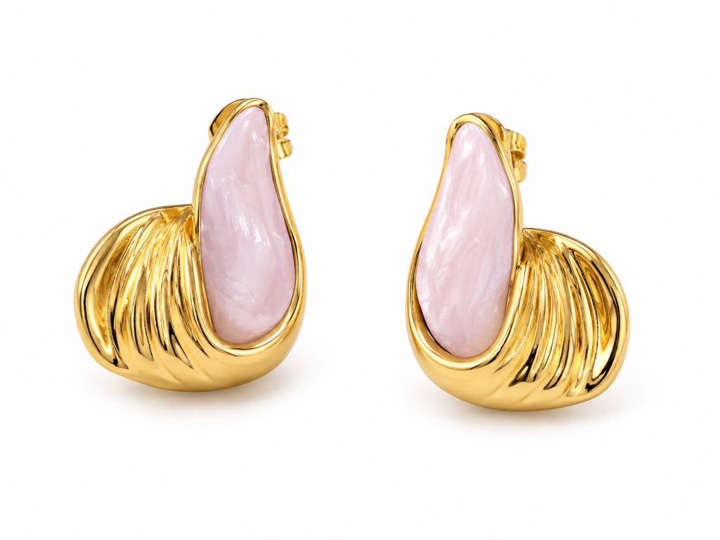 Blush Pearl Swirl Stud Earrings : E353