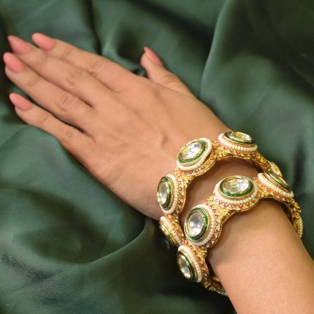 Subdhra Mehndi Golden Bangle : BAN0084