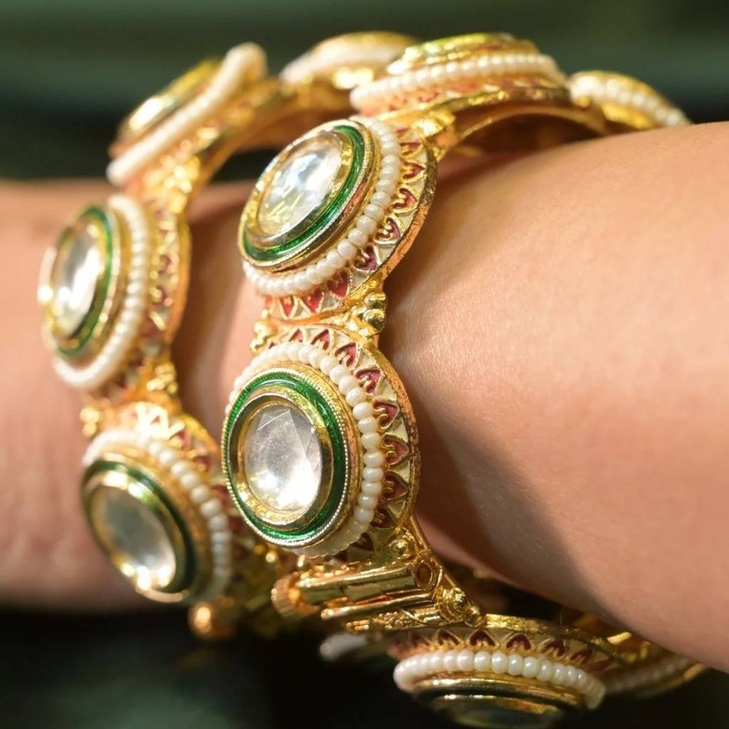 Subdhra Mehndi Golden Bangle : BAN0084