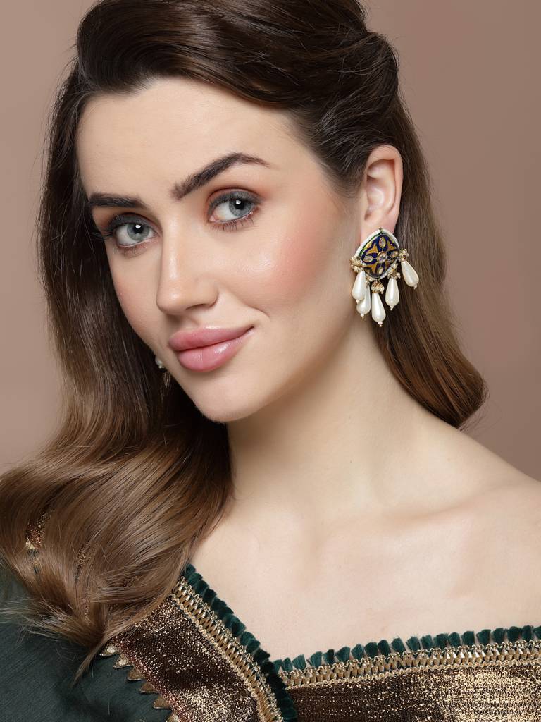 Sapphire Sensation Drop Earring : DGED23044