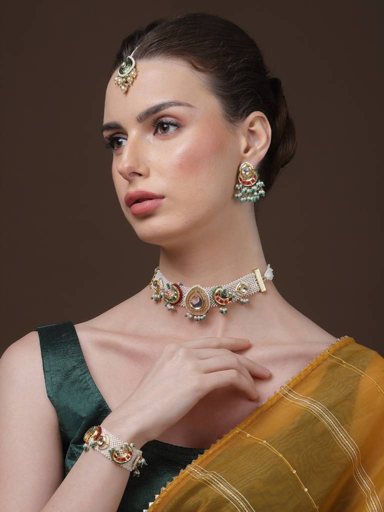 Tarragon Maang Tikka Hair Jewellery : DGH2M24005