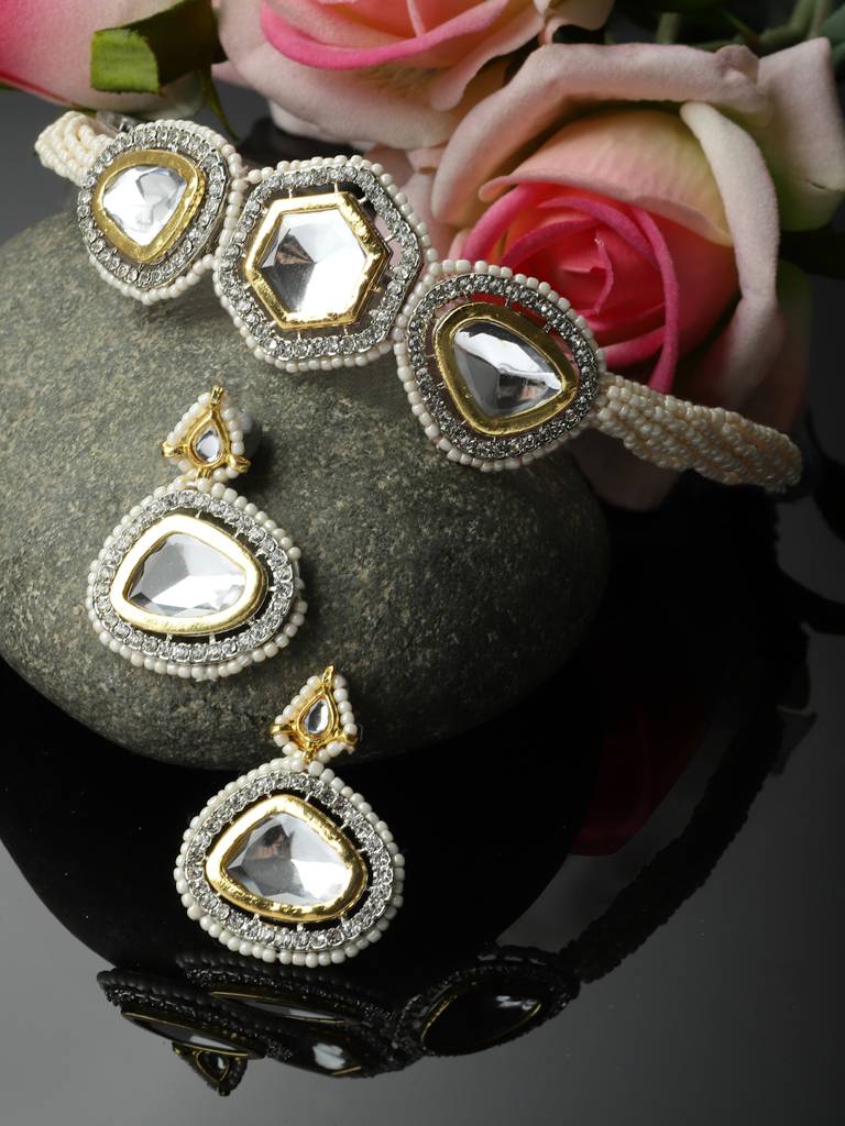 Charcoal Couture  Necklace With Earring Jewellery Set : DGNCE23017
