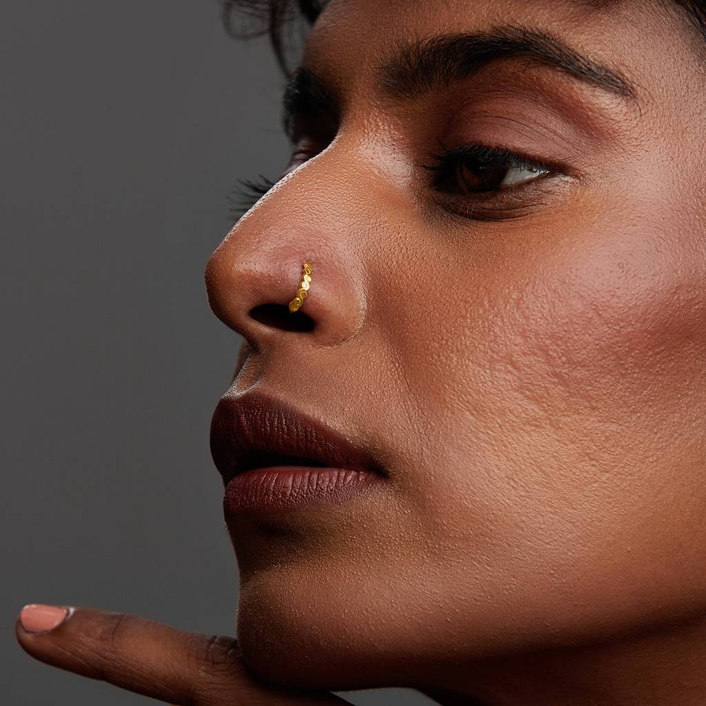 Yuvora 18K Yellow Gold Gold Heart Row Nose Pin For Women | Screw Back Closure | Bis Hallmarked | Pure Gold N : DNR1004-DC-18YG