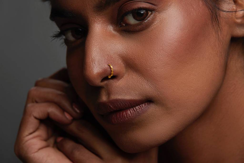 Yuvora 18K Yellow Gold Linear Prism Nose Pin For Women | Screw Back Closure | Bis Hallmarked | Pure Gold Nos : DNR1009-DC-18YG
