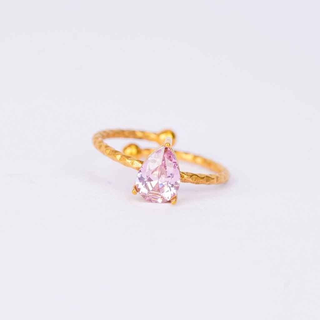 Pink Petal Solitaire Ring : RG101