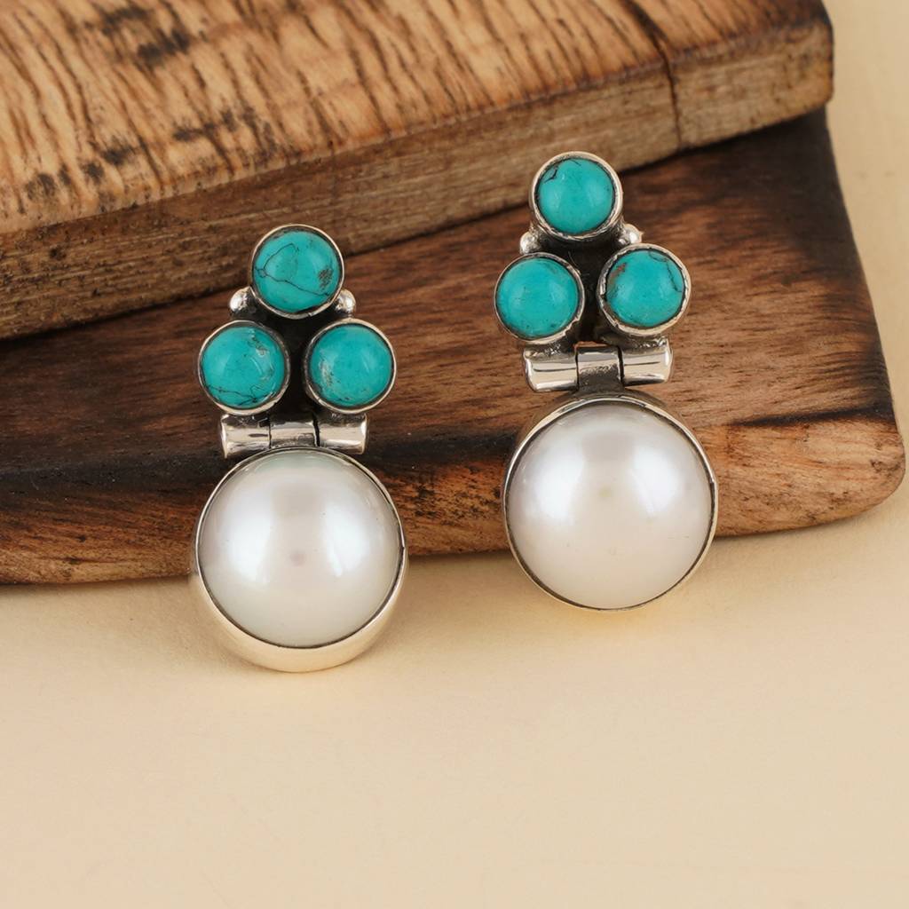 Pearl Drop Studs : SSE773