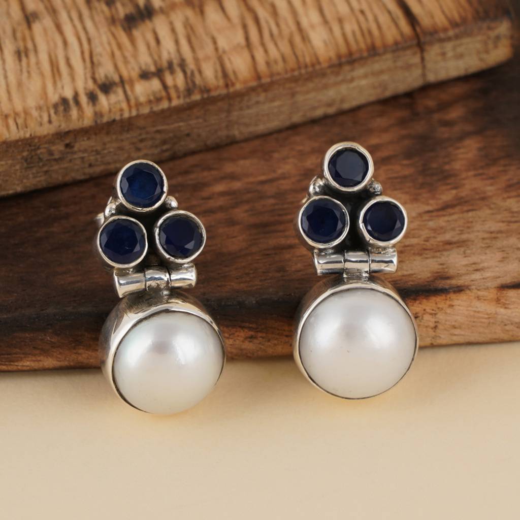 Pearl Drop Studs : SSE775
