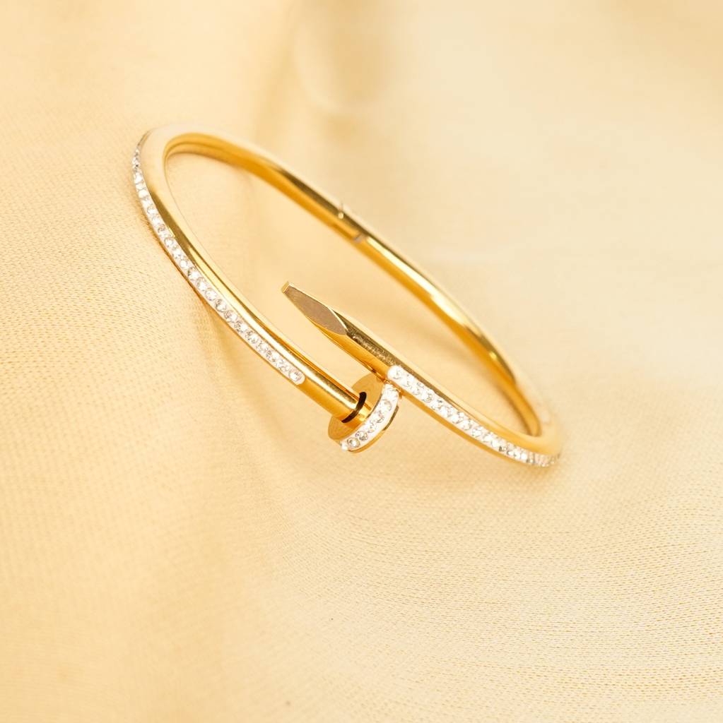 Stellar Heart Open Gold Bangle : BR101