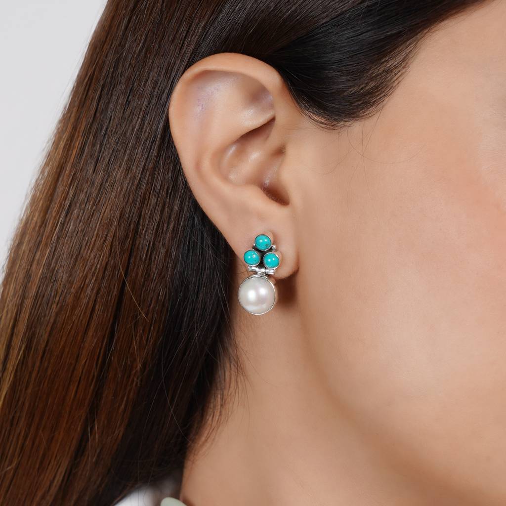 Pearl Drop Studs : SSE773
