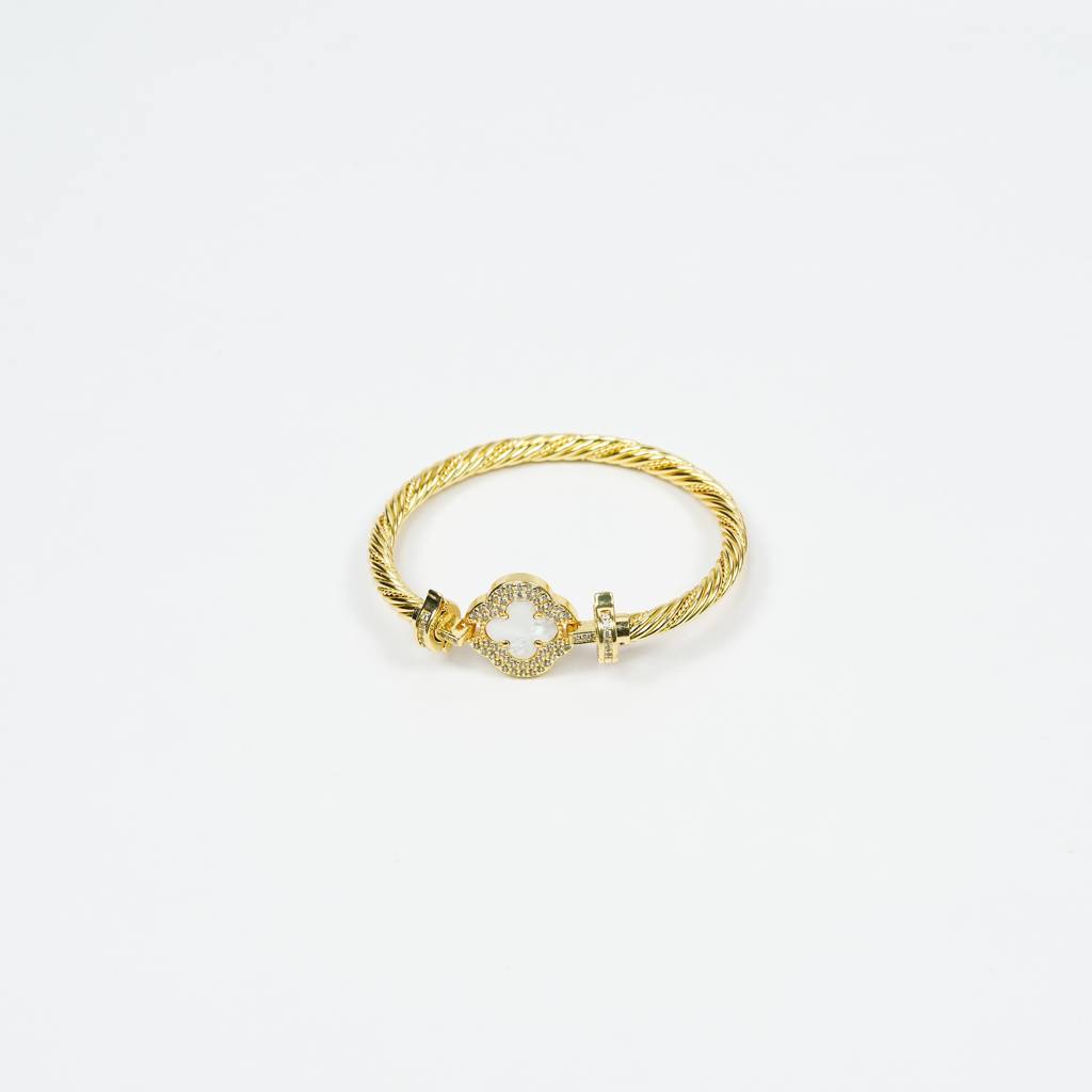 Luxe Clover Lock Statement Bracelet : 0069-DB