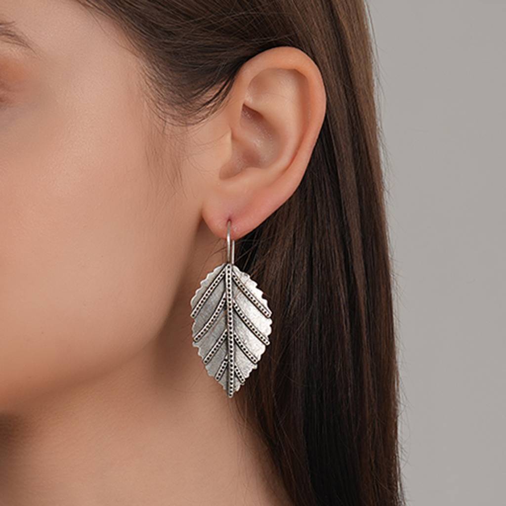 Silver Leaf Hook Earrings : SSE880