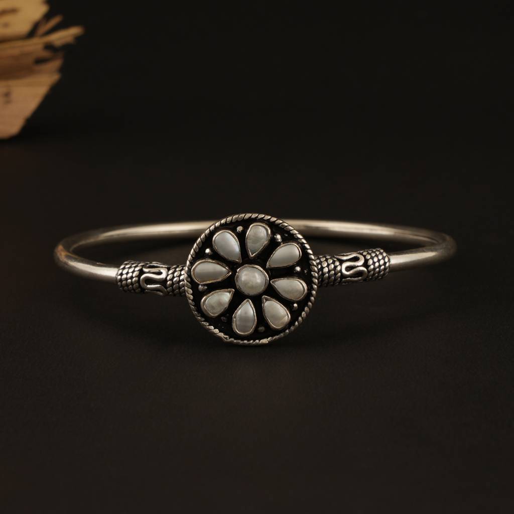 Pearl Flower Silver Open Bracelet : SSB074