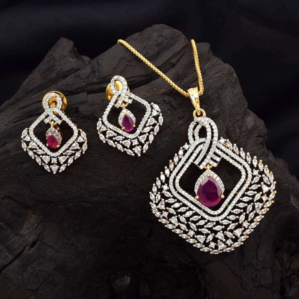 Palace Prism Pendant Set With Chain : PJPENGJRCZ232