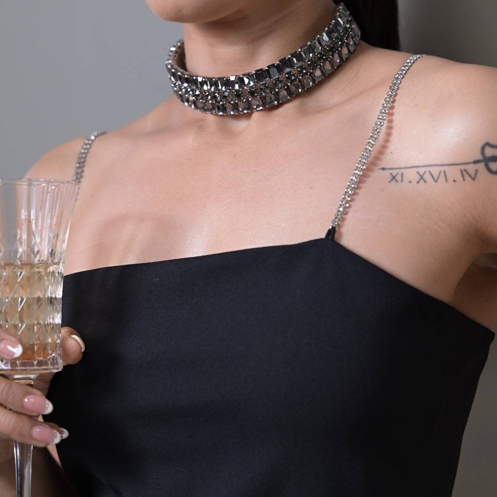 Gemstones Cluster Club Choker Grey Necklace : NEC0070