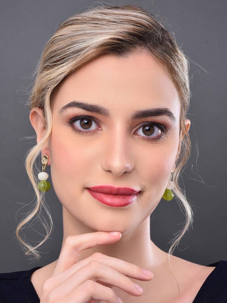 Acrylic Drop Earrings With White & Green Beads : WER171YZGRN