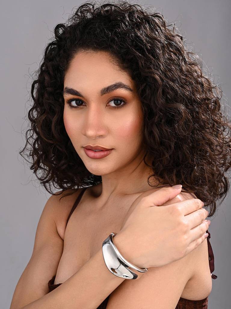 Molten Wave Sculpt Bangle : WBR296WCSLV