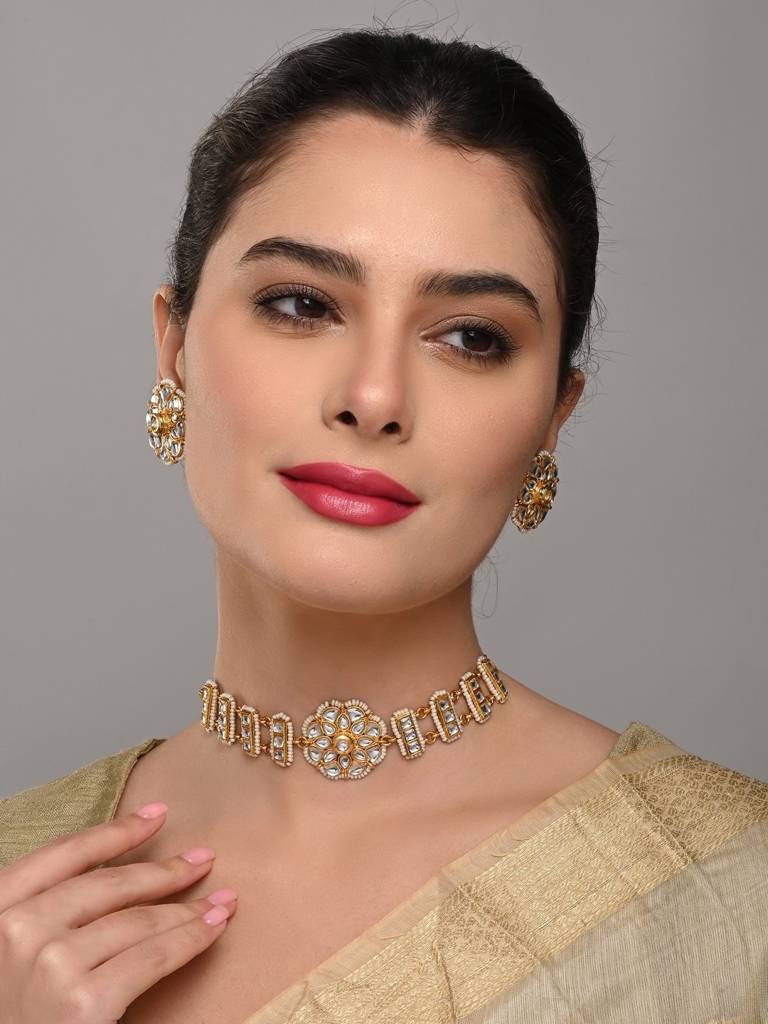 Kundan Choker Necklace Set With Stud Earrings : S24MRNS283GLD