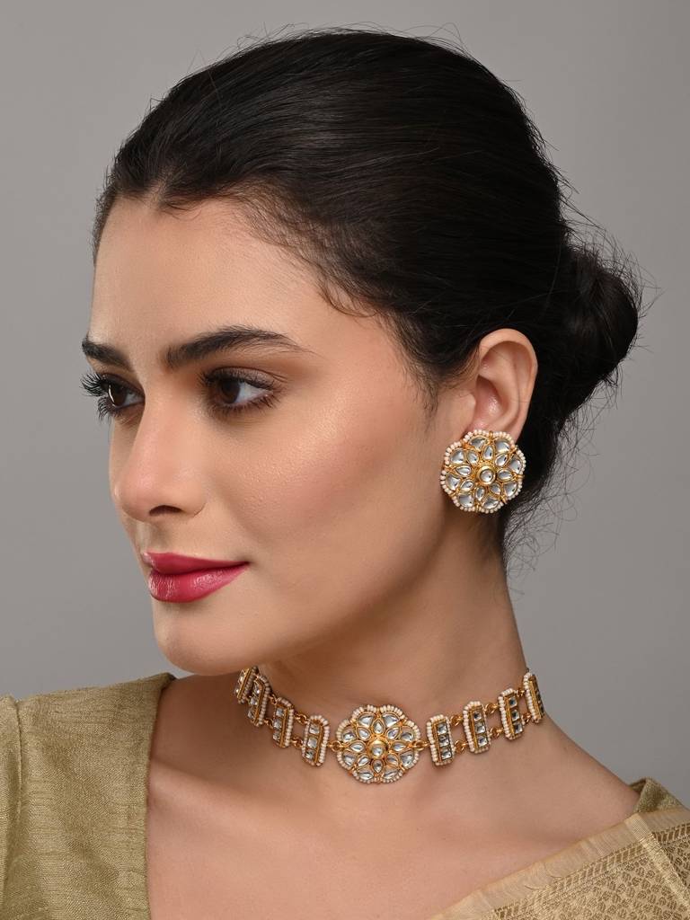 Kundan Choker Necklace Set With Stud Earrings : S24MRNS283GLD