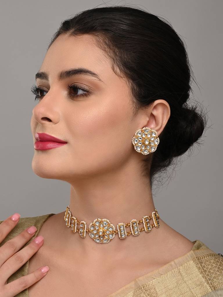 Kundan Choker Necklace Set With Stud Earrings : S24MRNS283GLD
