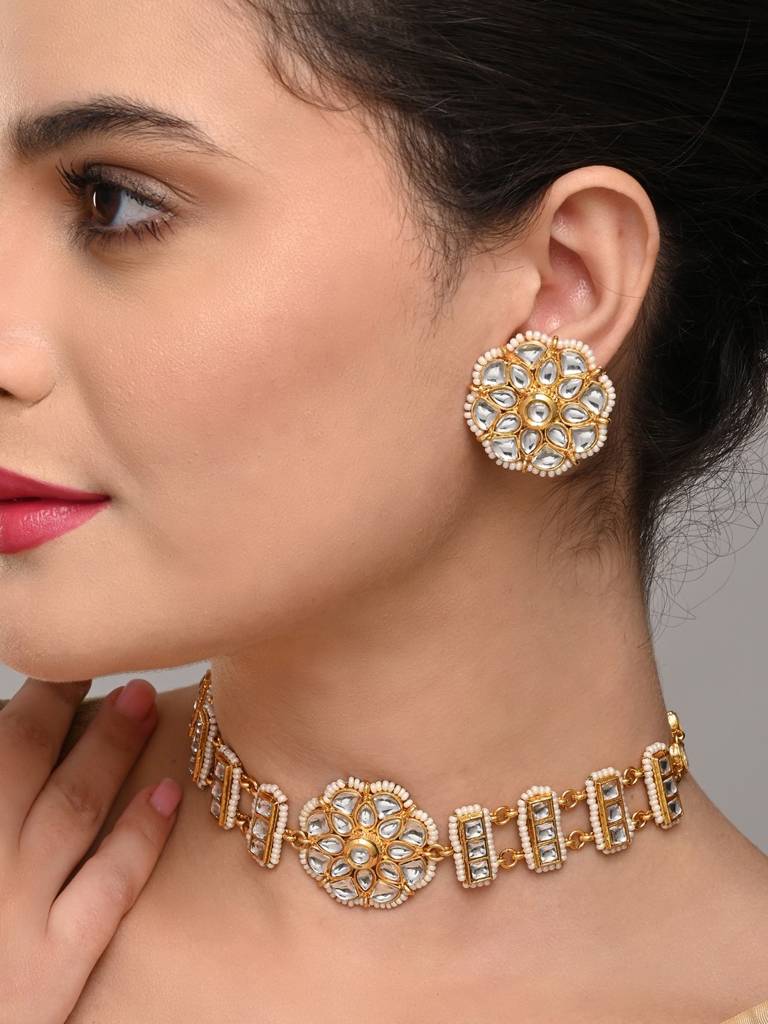 Kundan Choker Necklace Set With Stud Earrings : S24MRNS283GLD