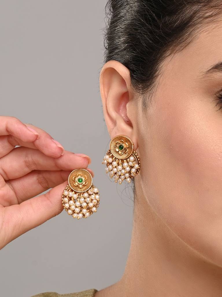 Antique Finish Brass Pearl Cluster Stud Earrings : S24FAER263GLD