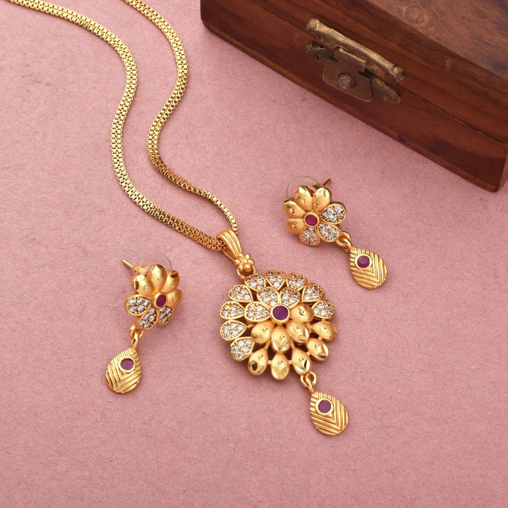 Glowguard Daily Use Anti Tarnish Gold Plated Pendant Set With Chain : PSPENGPRCZ20