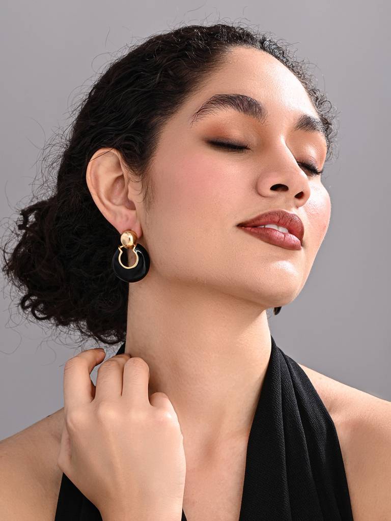 18K Gold Plated Black Round Earring : WER245MLBLK