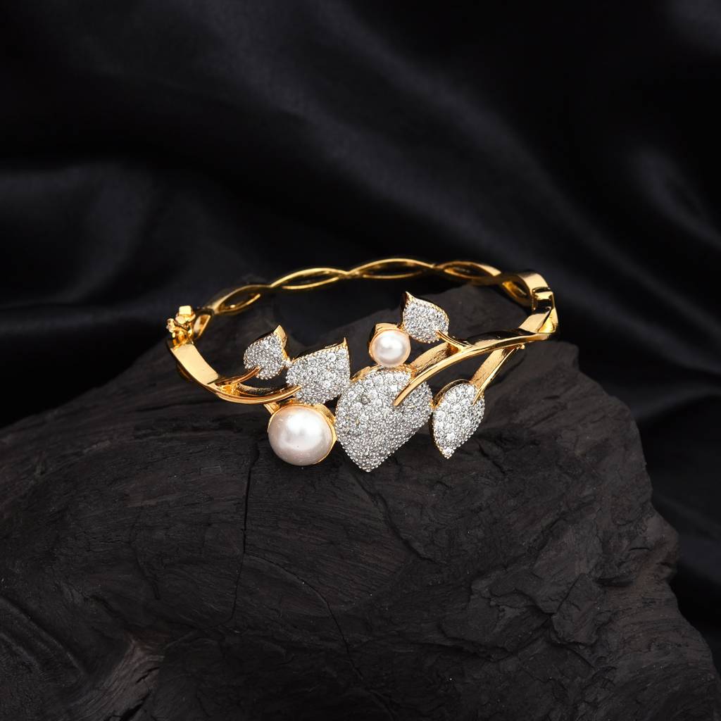 Nyvora Sleek Diamond Bracelet : PJBRCGJCZ303