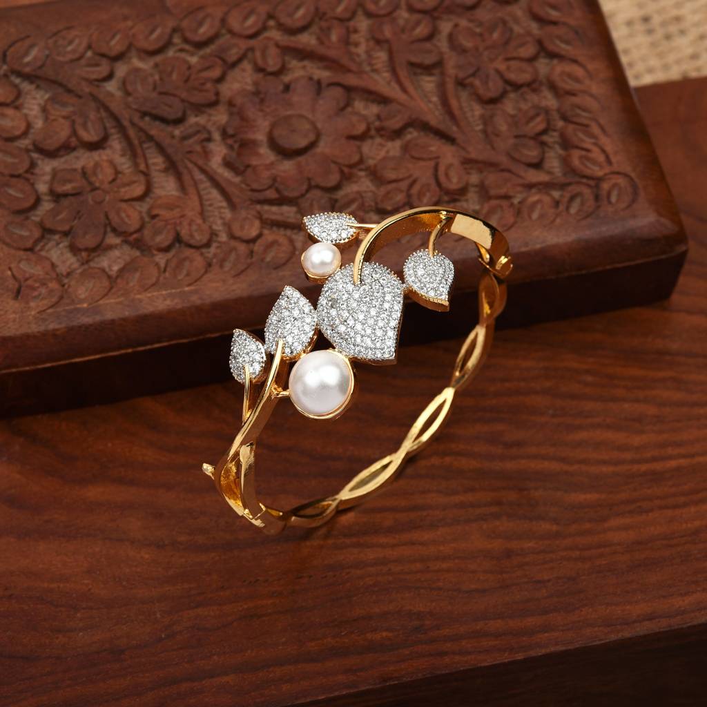 Nyvora Sleek Diamond Bracelet : PJBRCGJCZ303