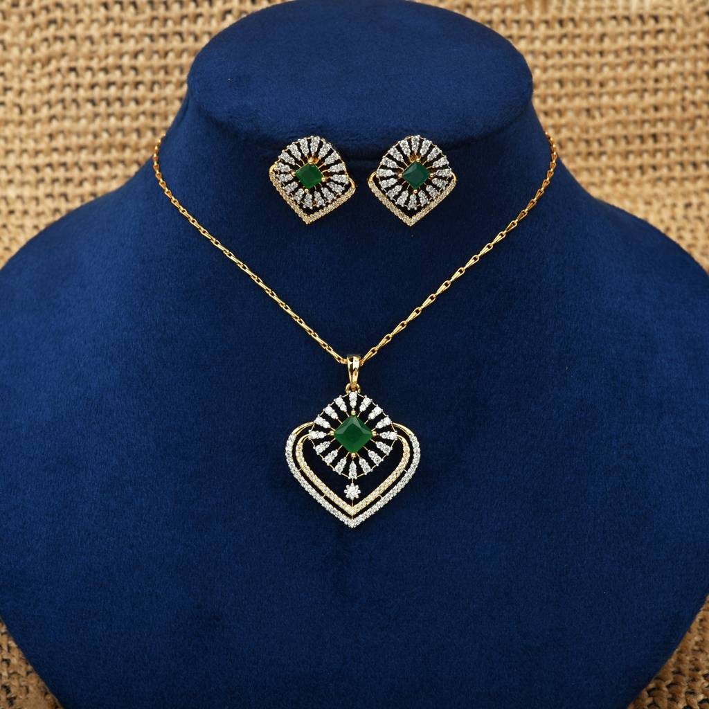 Velora Fine Edge Pendant Set : PJPENGJECZ270