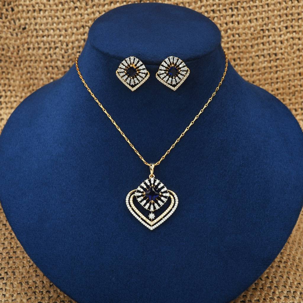 Velora Fine Edge Pendant Set : PJPENGJBCZ271