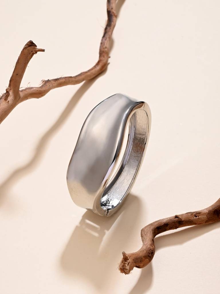 Molten Wave Sculpt Bangle : WBR296WCSLV