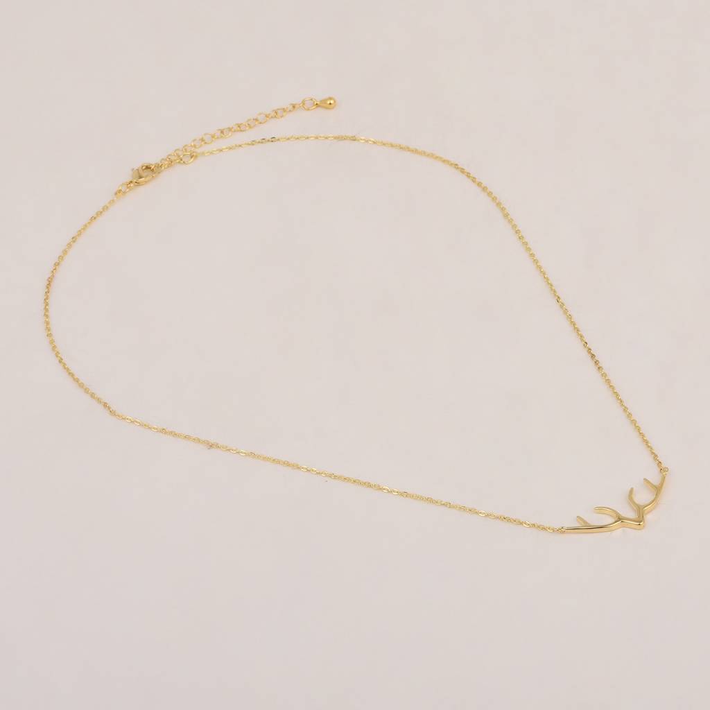 Reindeer Pendant Necklace : WNK98LBGLD
