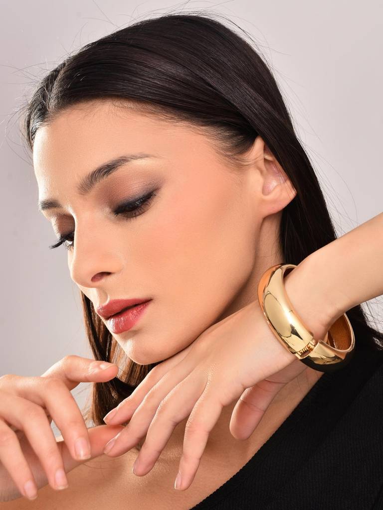 Plain Round Gold Bangle : WBR133WCGLD