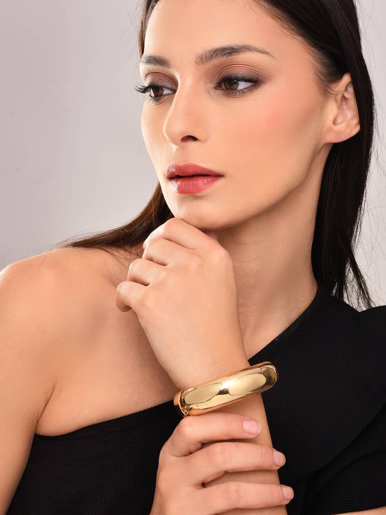 Plain Round Gold Bangle : WBR133WCGLD