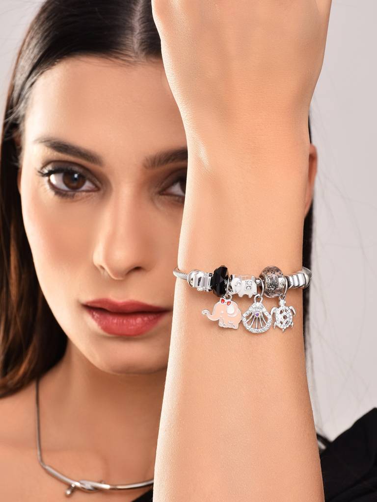 Black & White Charm Adjustable Bangle : WBR148WCSLV