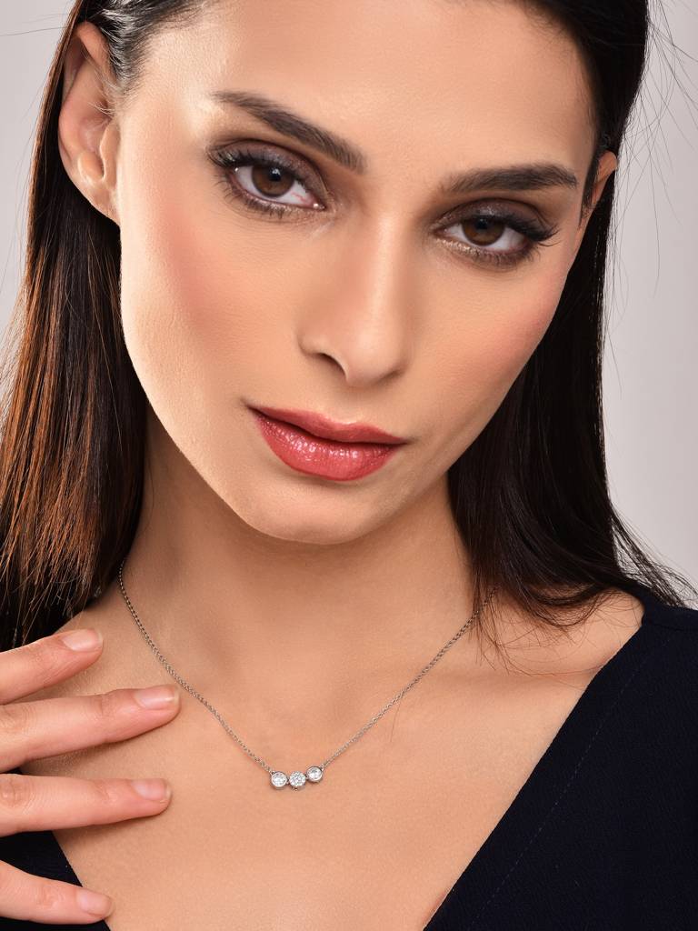 Three Stone Neckalce : WNK91LBSLV