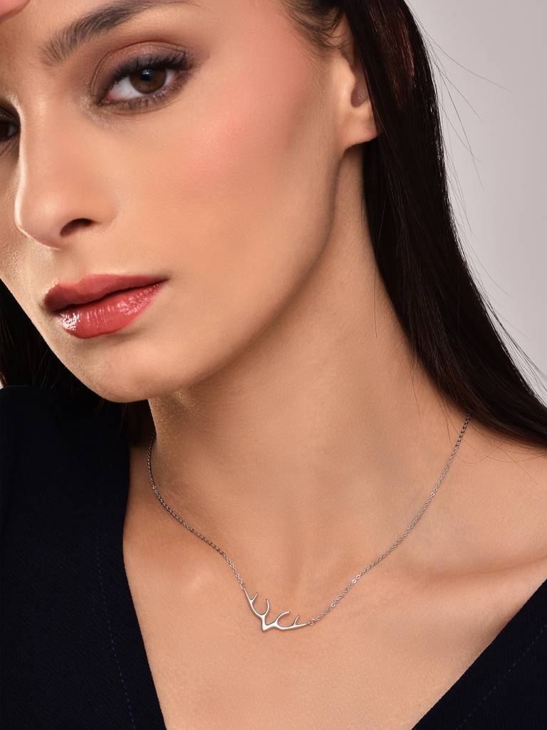 Reindeer Pendant Necklace : WNK98LBSLV