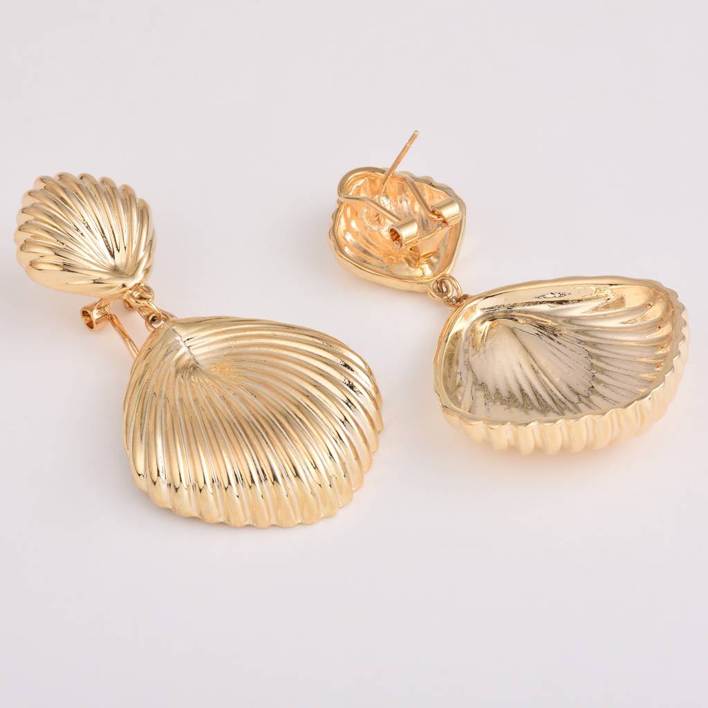 14K Gold Plated Shell Drop Earring : WER20MLGLD