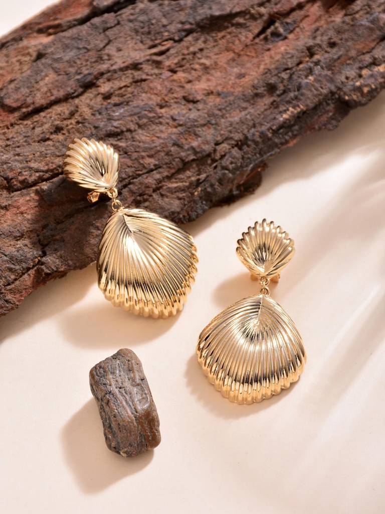 14K Gold Plated Shell Drop Earring : WER20MLGLD