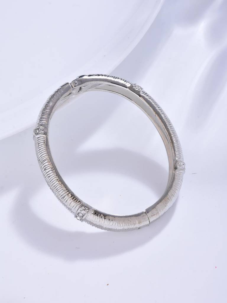 Brushed Stripe Thin Silver Bangle : WBR137WCSLV